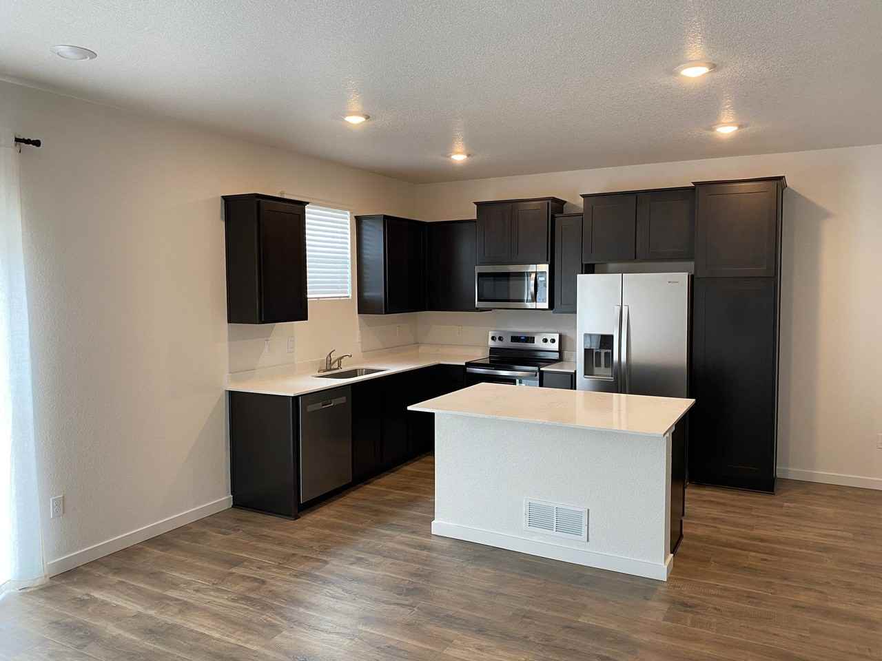 3638 Glenna Pl - Photo 3 of 14