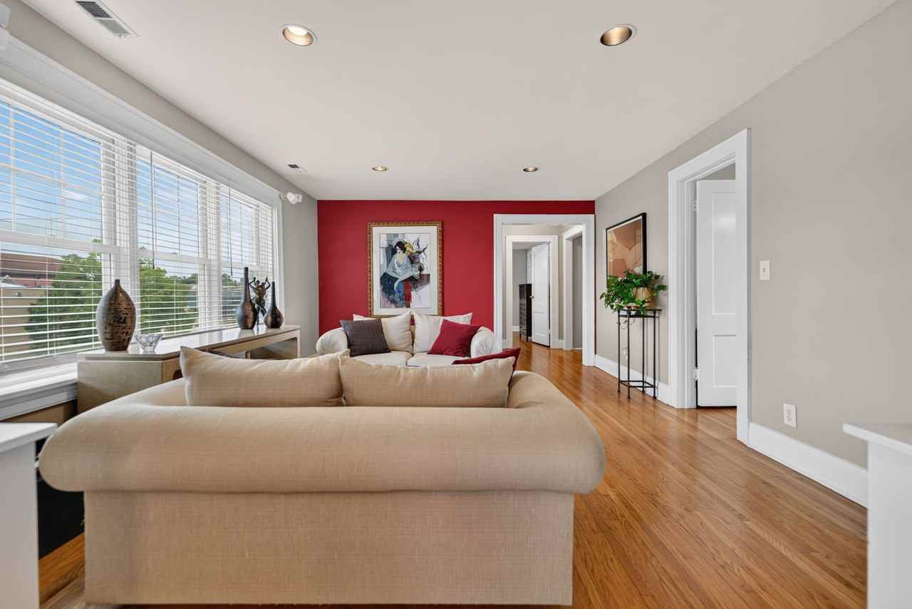 51 N Williams St #B - Photo 3 of 20