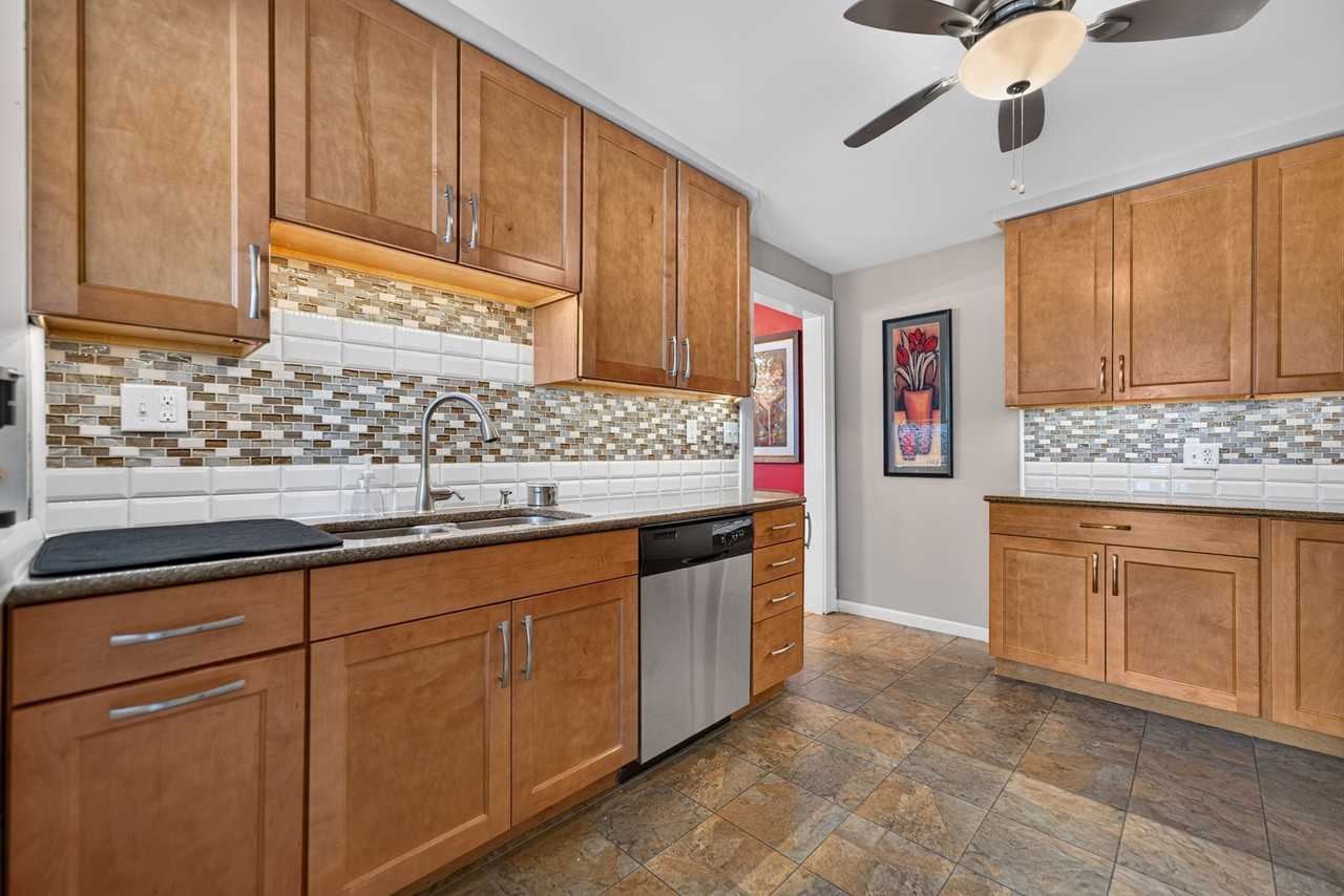 51 N Williams St #B - Photo 6 of 20