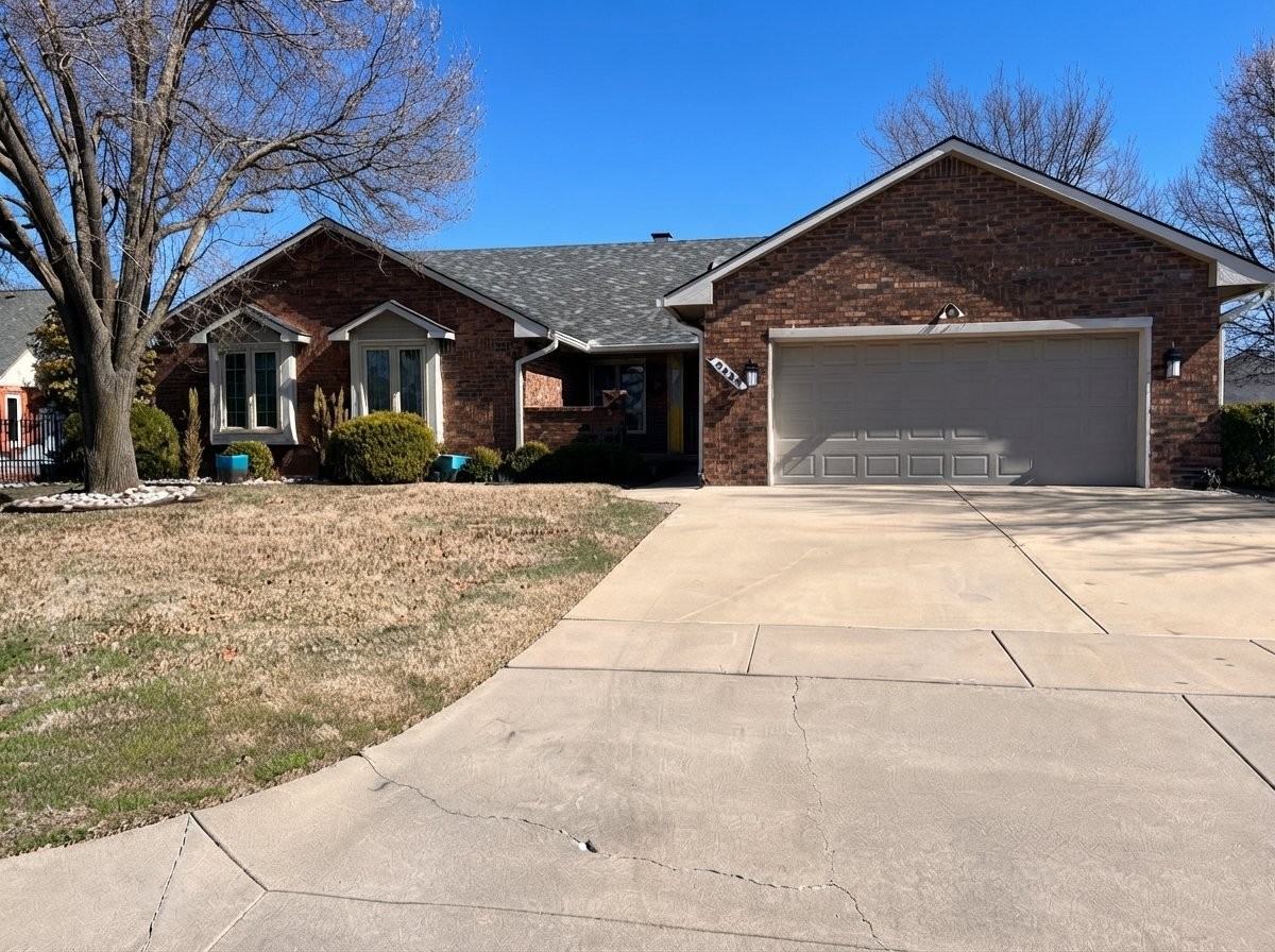 2430 N Greenleaf St - Photo 2 of 20