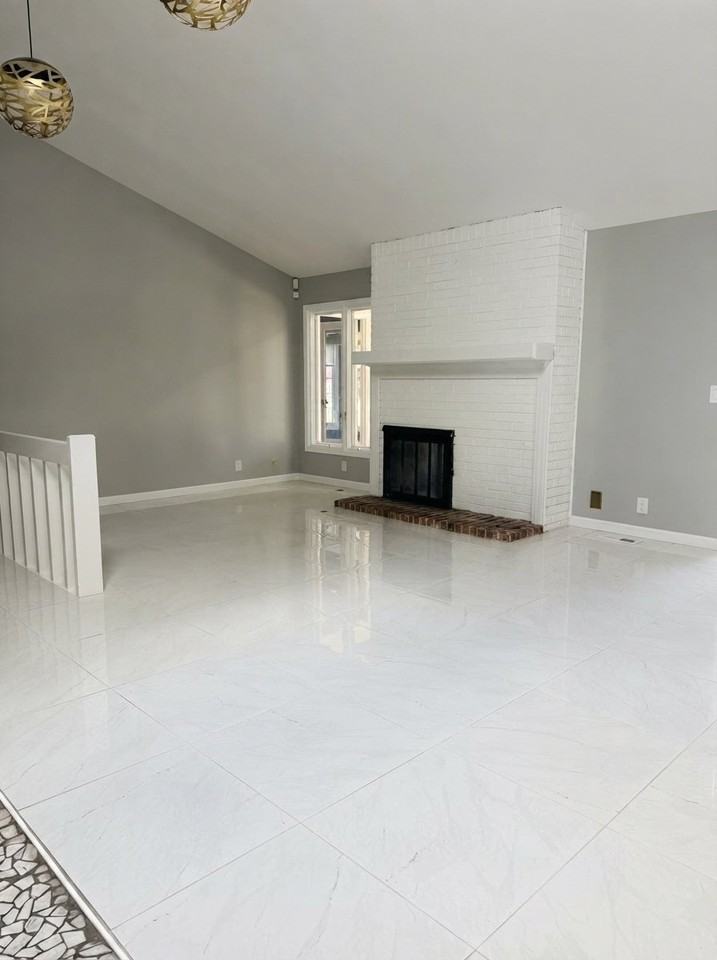 2430 N Greenleaf St - Photo 4 of 20