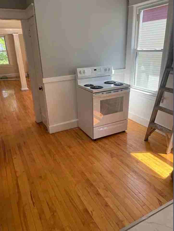 40 Abbott St #3L - Photo 2 of 6