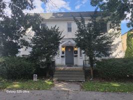 featured image of 184 Charles St #2
