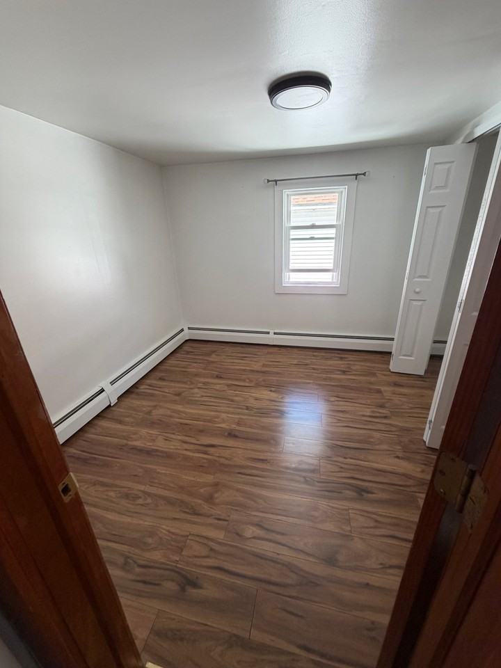 761 S Main St - Photo 6 of 8