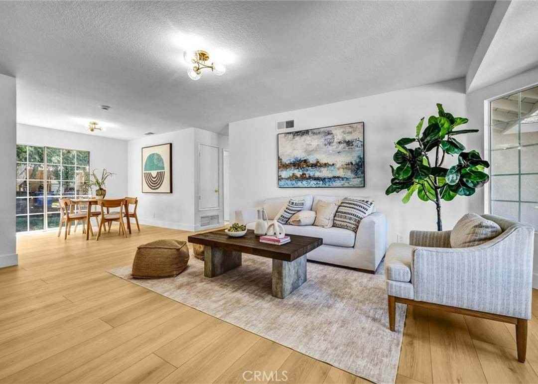 11518 Fidel Ave - Photo 3 of 20
