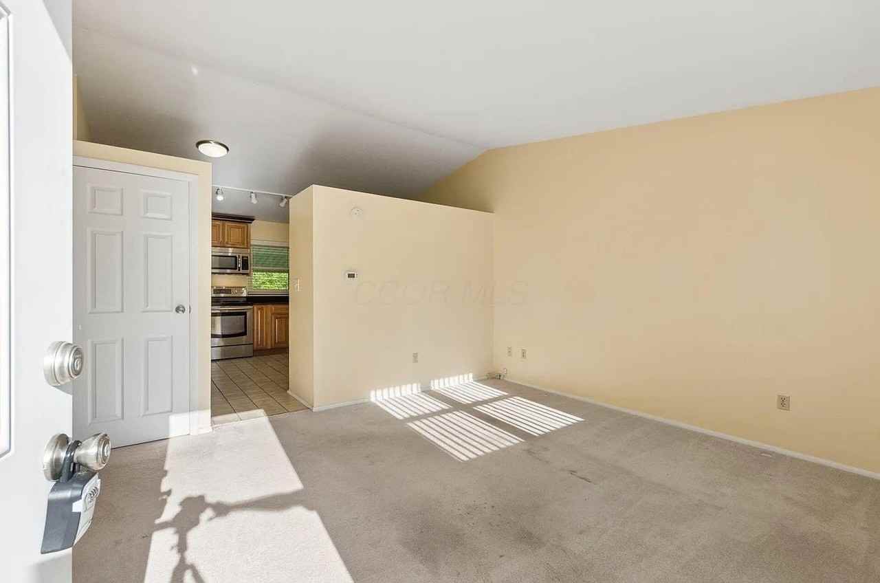 6093 Paris Blvd N - Photo 3 of 7