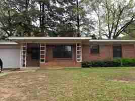 featured image of 107 Park Cir