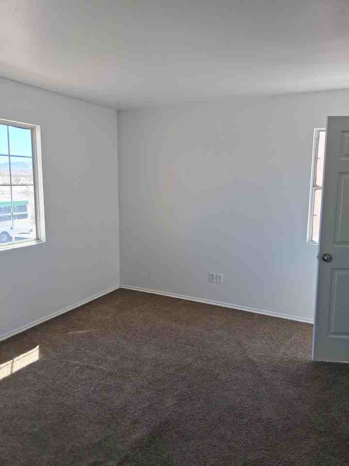1970 Clary Dr #223 - Photo 4 of 8