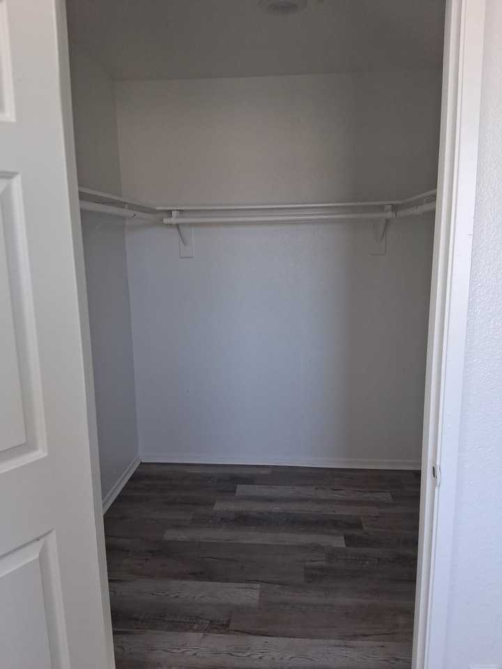 1970 Clary Dr #223 - Photo 5 of 8
