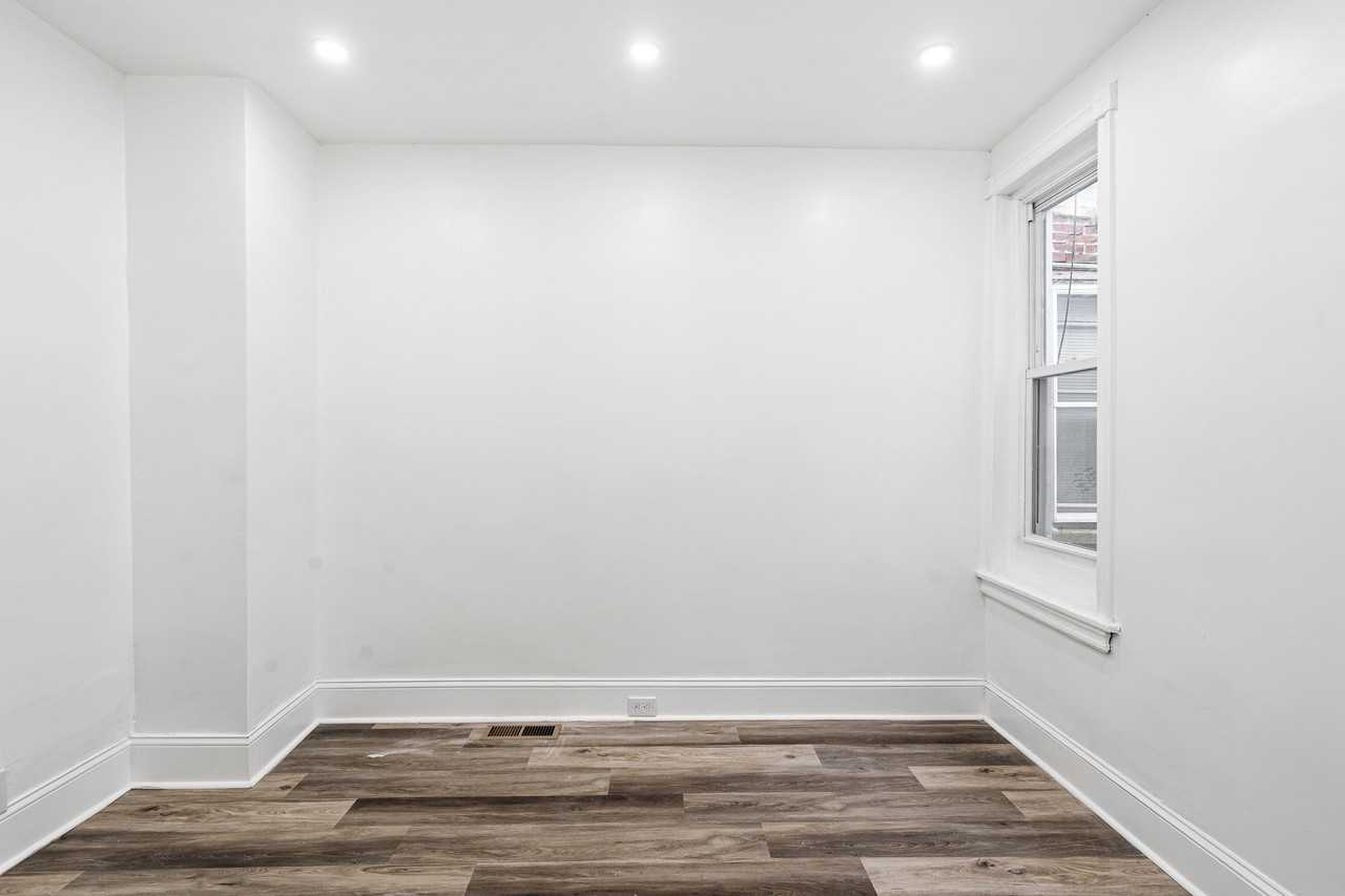150 N Redfield St - Photo 7 of 14