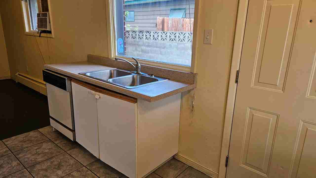 1931 9th Ave - Photo 3 of 5