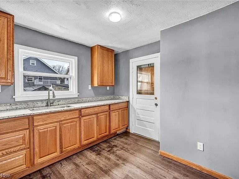 13313 Kuhlman Ave - Photo 3 of 9