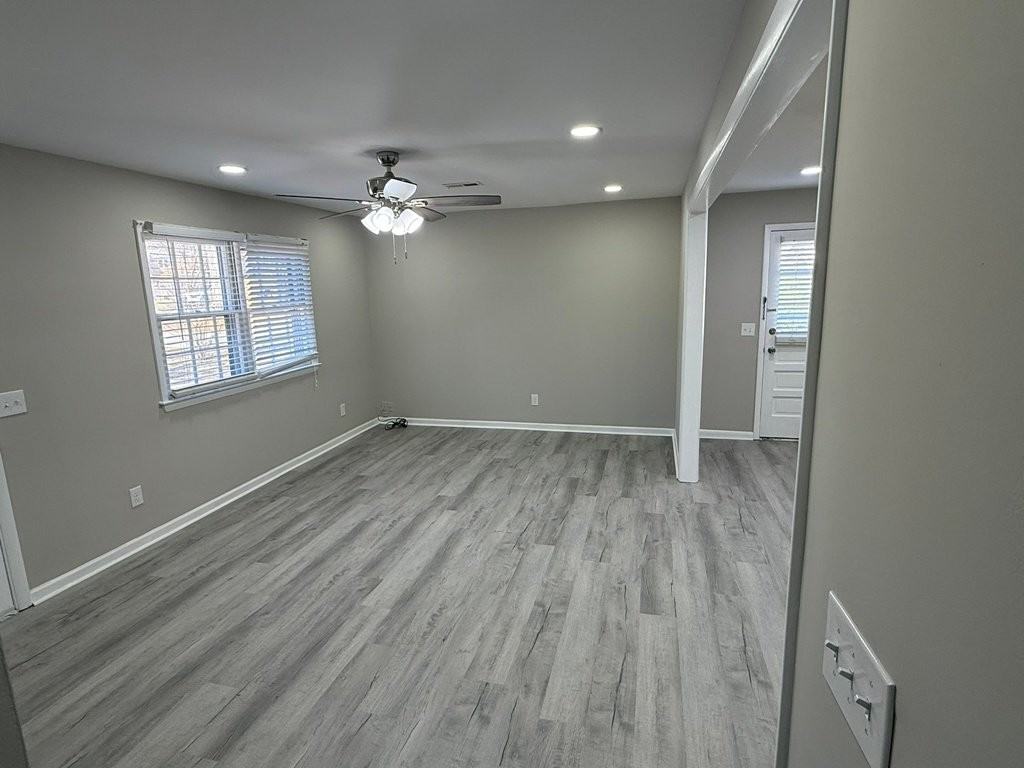315 Creekway Ct - Photo 4 of 13