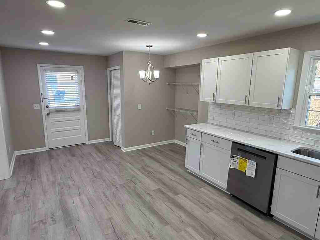 315 Creekway Ct - Photo 6 of 13