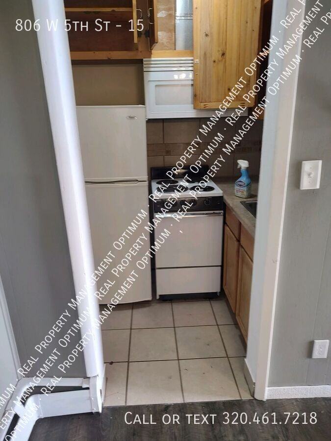 806 W 5th St #15 - Photo 4 of 13