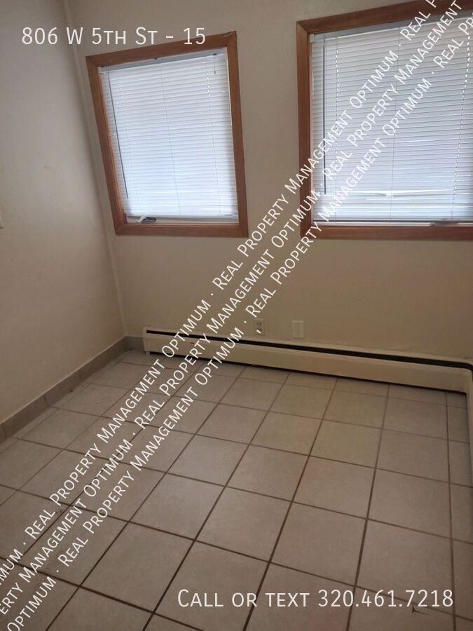 806 W 5th St #15 - Photo 7 of 13