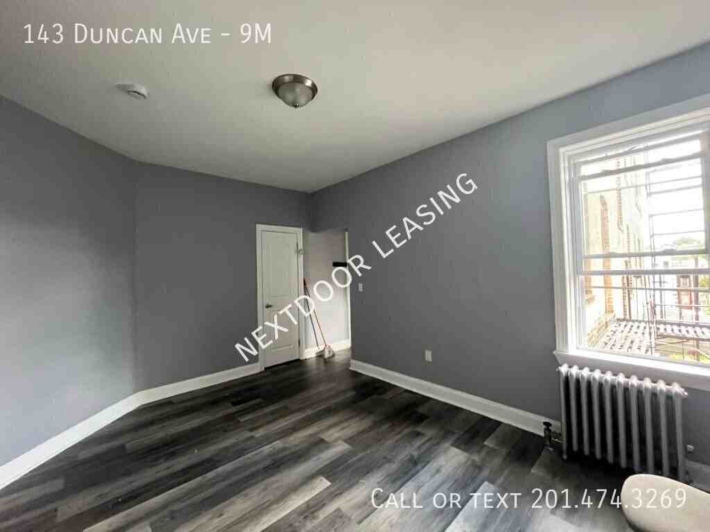 143 Duncan Ave #9M - Photo 6 of 8