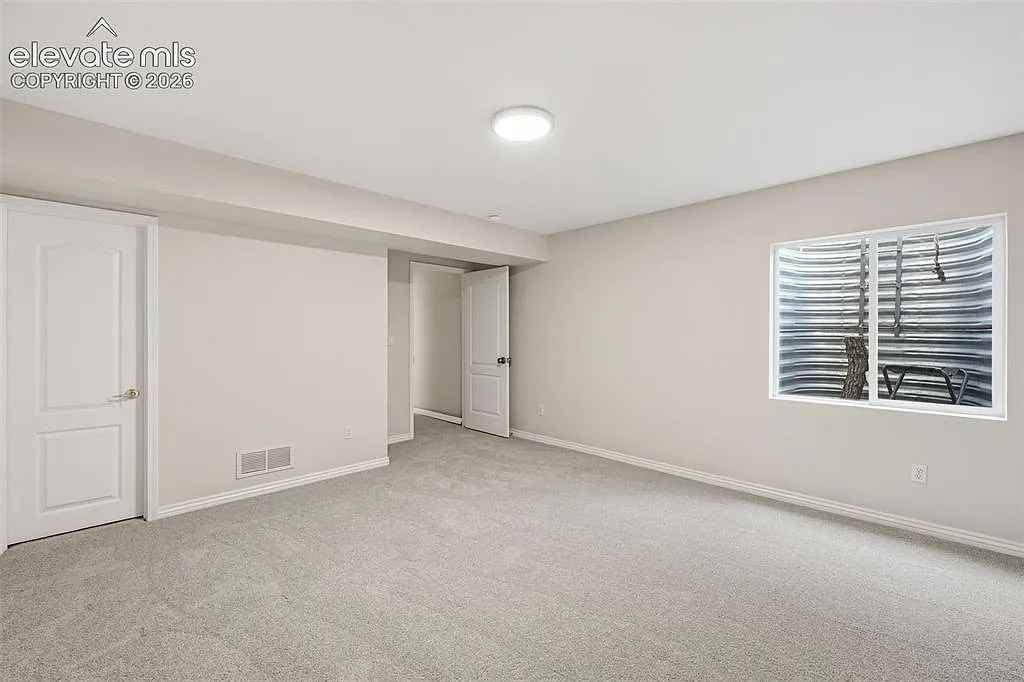 3417 Plantation Grv - Photo 3 of 25