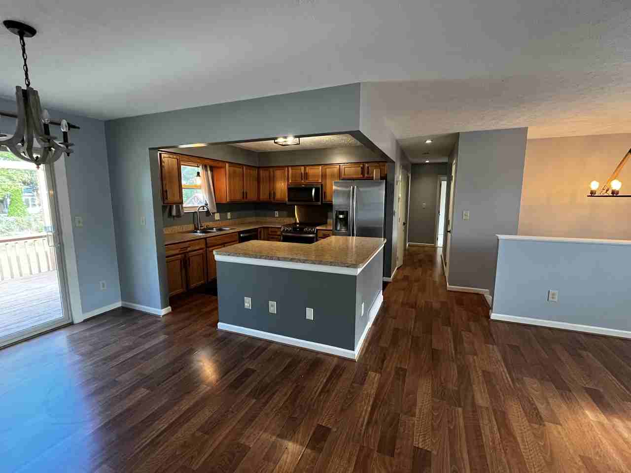 1069 Fairfield Dr #NA - Photo 4 of 31