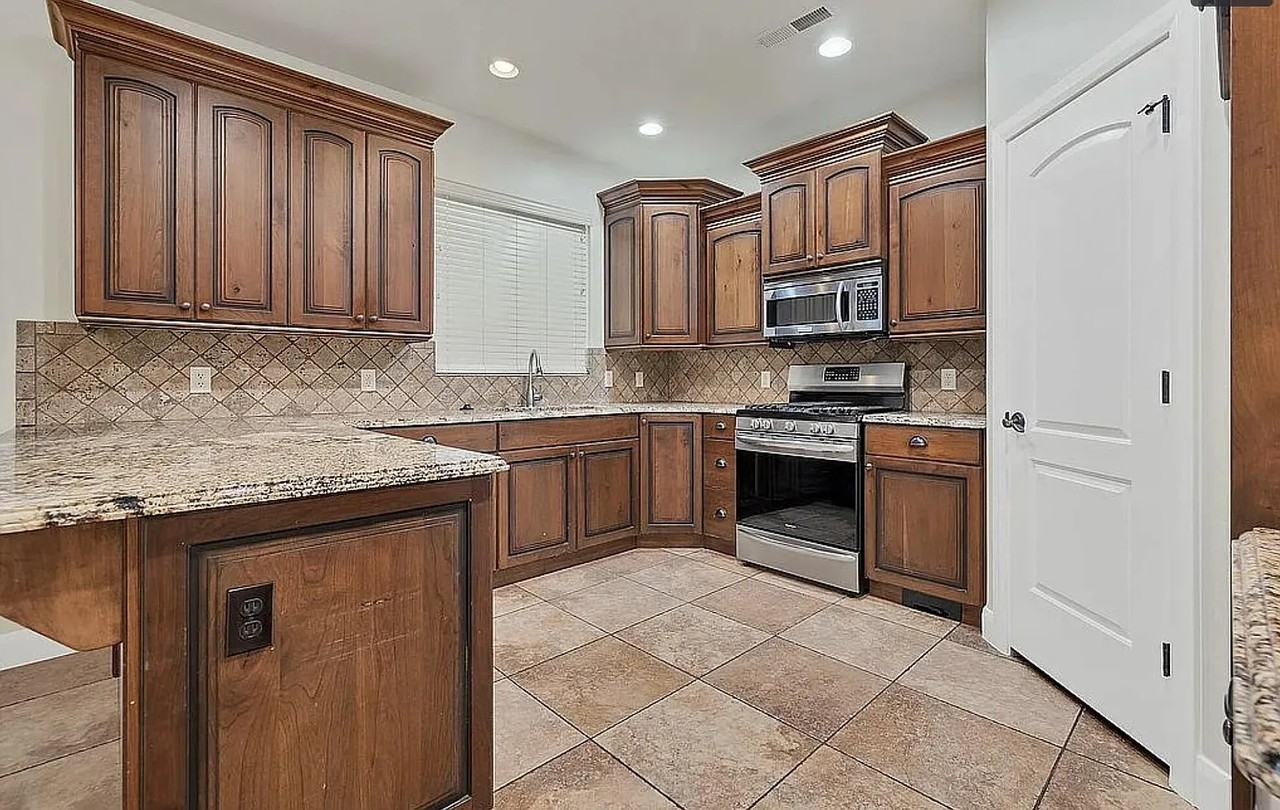 2422 S 2160 E #NA - Photo 2 of 23