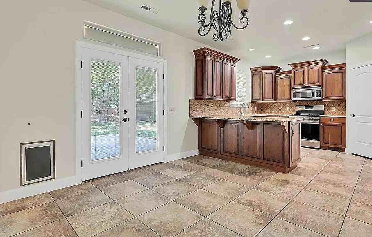 2422 S 2160 E #NA - Photo 4 of 23