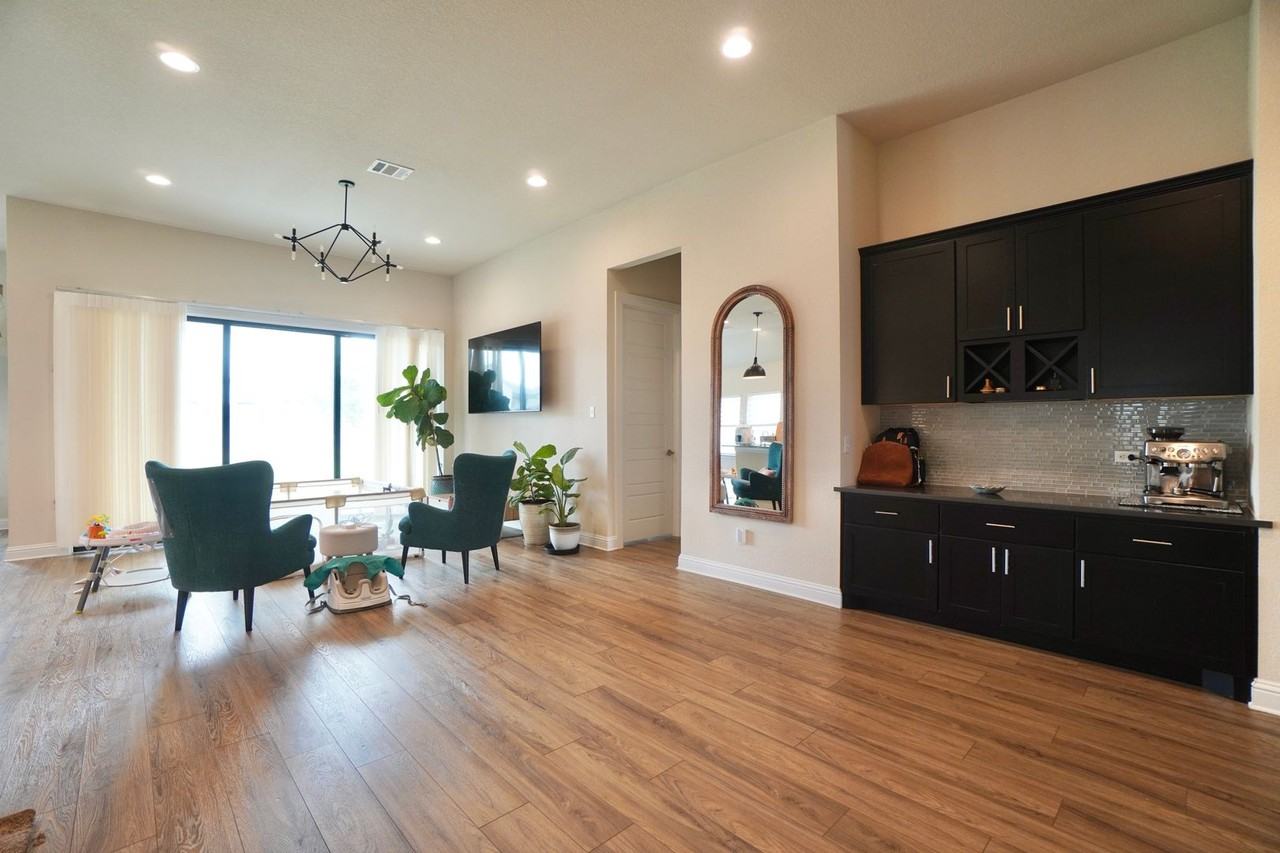 20509 Christie Marie Ln - Photo 6 of 35