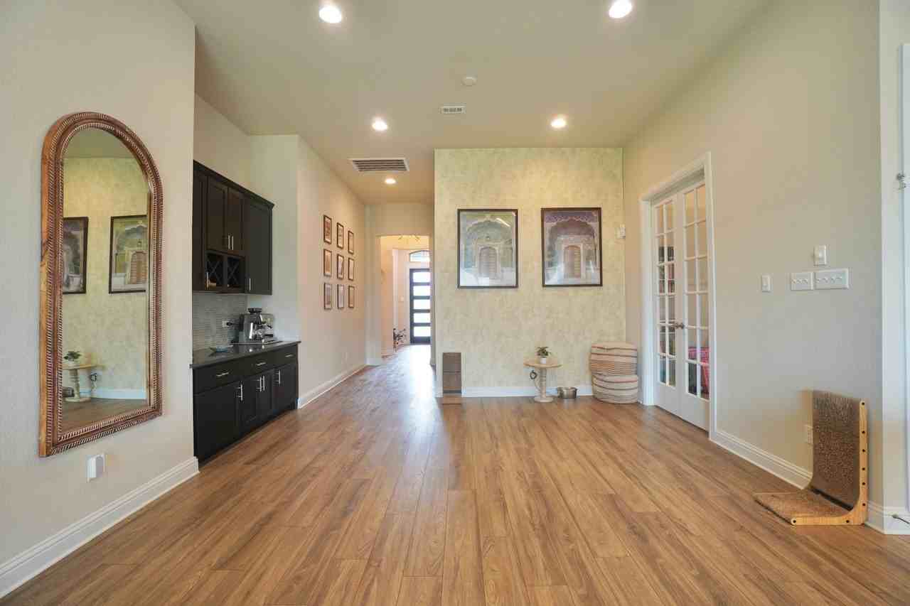 20509 Christie Marie Ln - Photo 7 of 35
