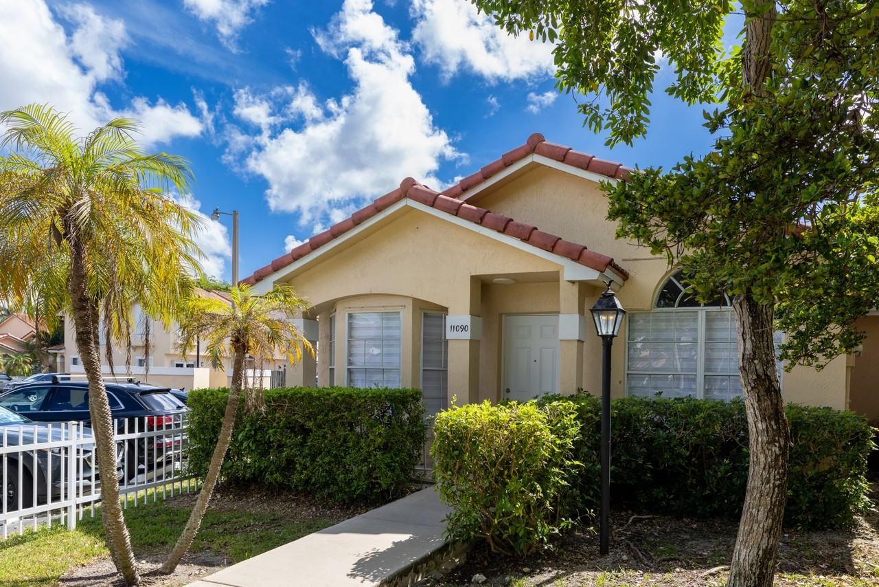 11090 Sw 153rd Ct #11090 - Photo 4 of 36