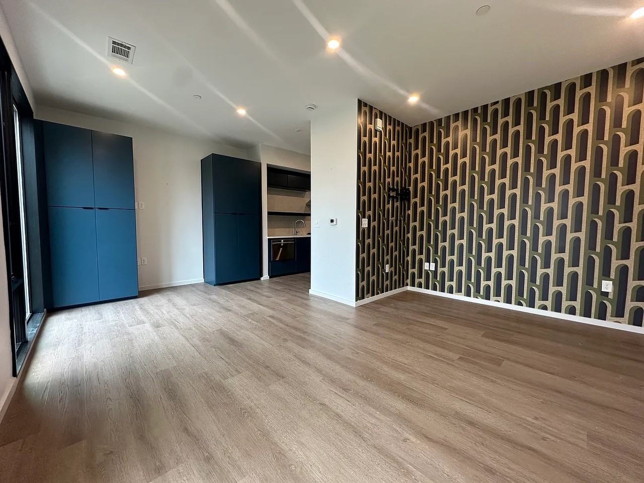 500 Merritt Ave #210 - Photo 7 of 18