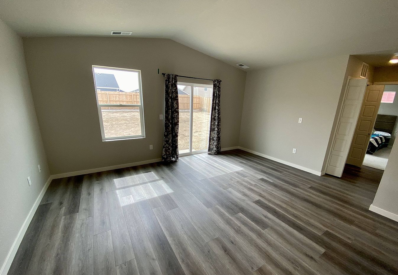 508 Bobcat Ct - Photo 3 of 13