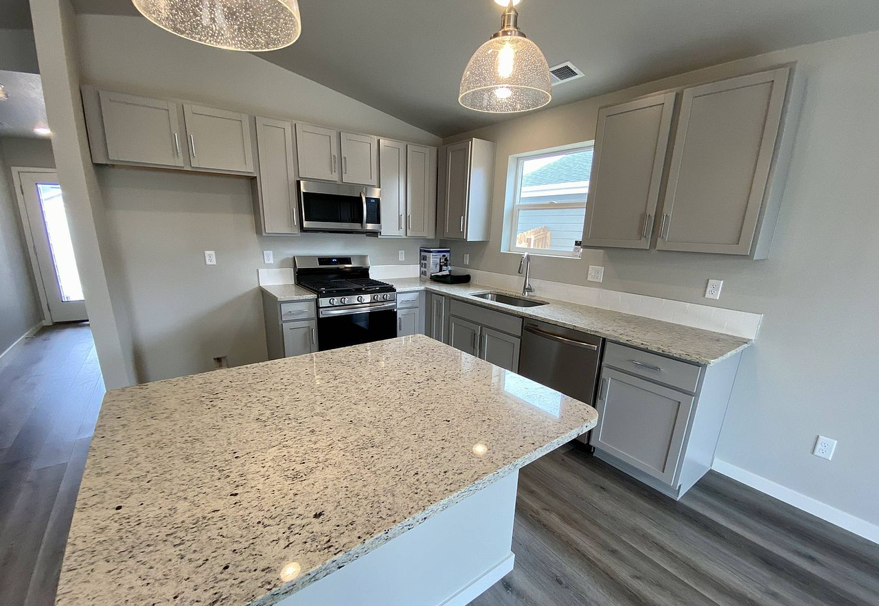 508 Bobcat Ct - Photo 5 of 13