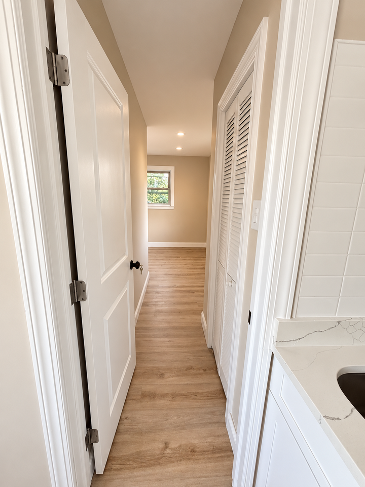 110 Railroad Ave #8 - Photo 4 of 8