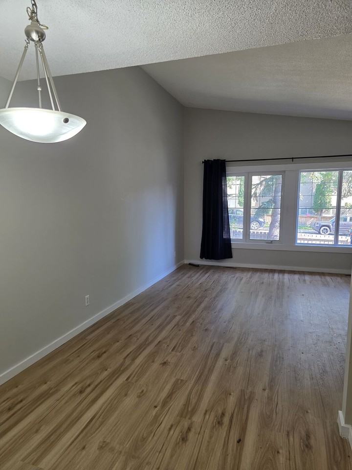 3135 41 St Sw - Photo 6 of 18