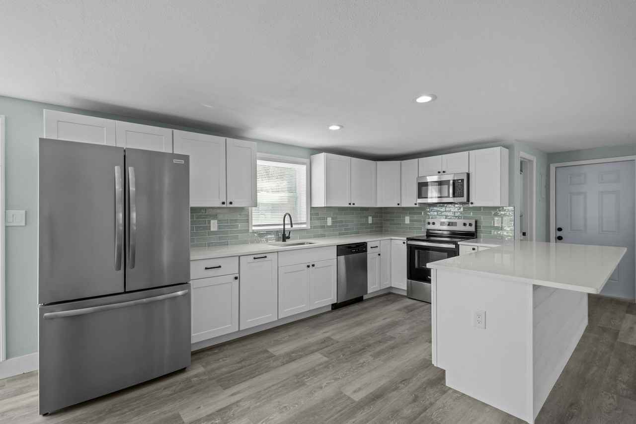 1682 Wilmar Avenue - Photo 2 of 32