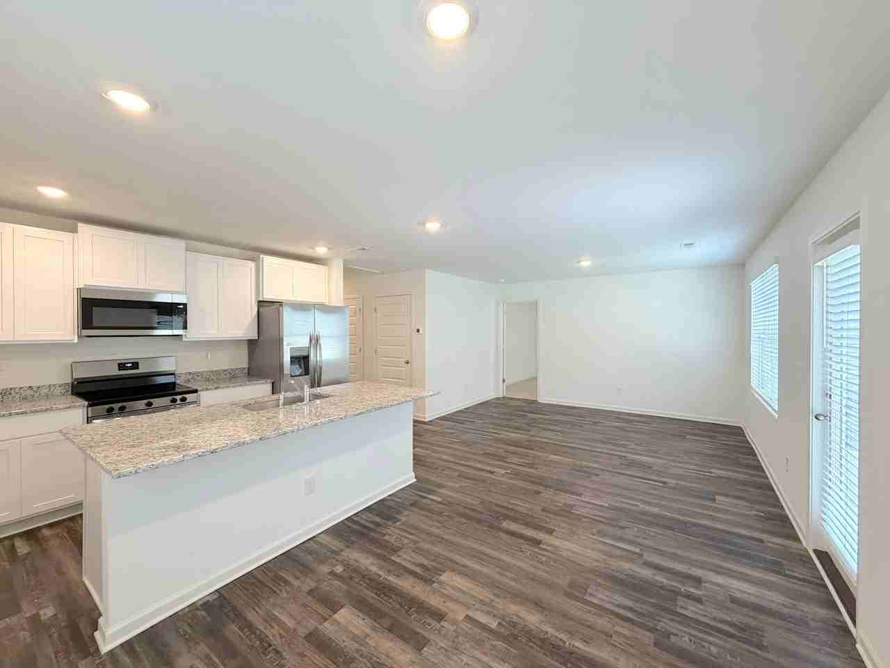 12742 Collier Curve - Photo 7 of 34
