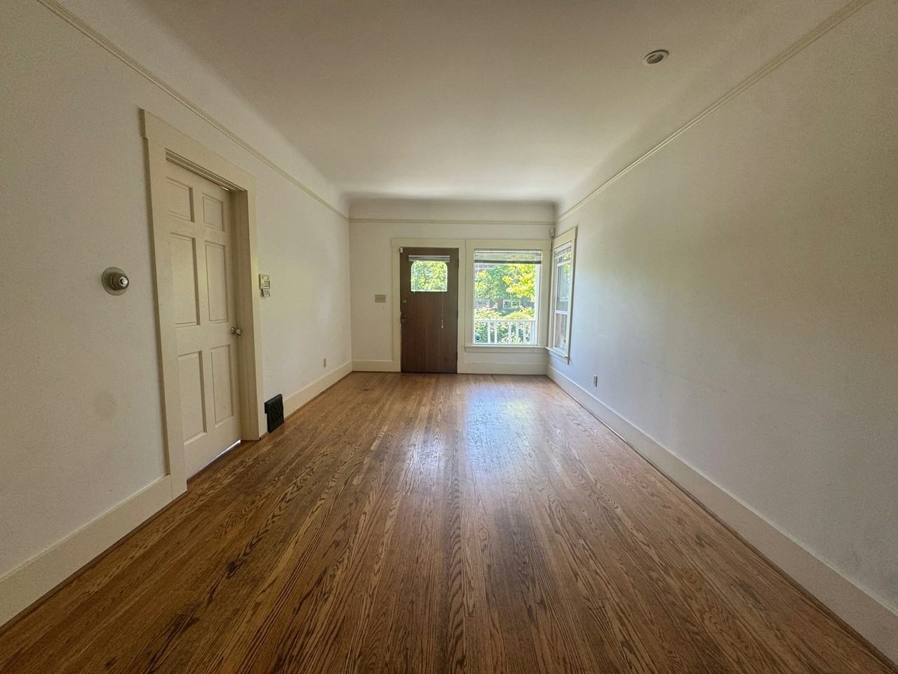 2848 SW Adams Street - Photo 3 of 9