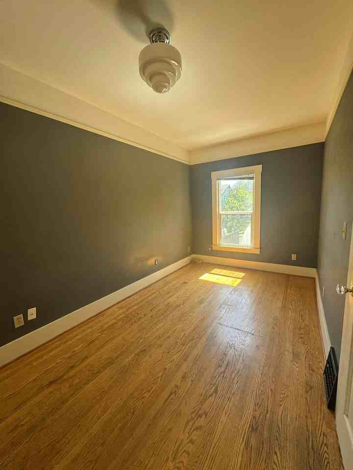 2848 SW Adams Street - Photo 4 of 9