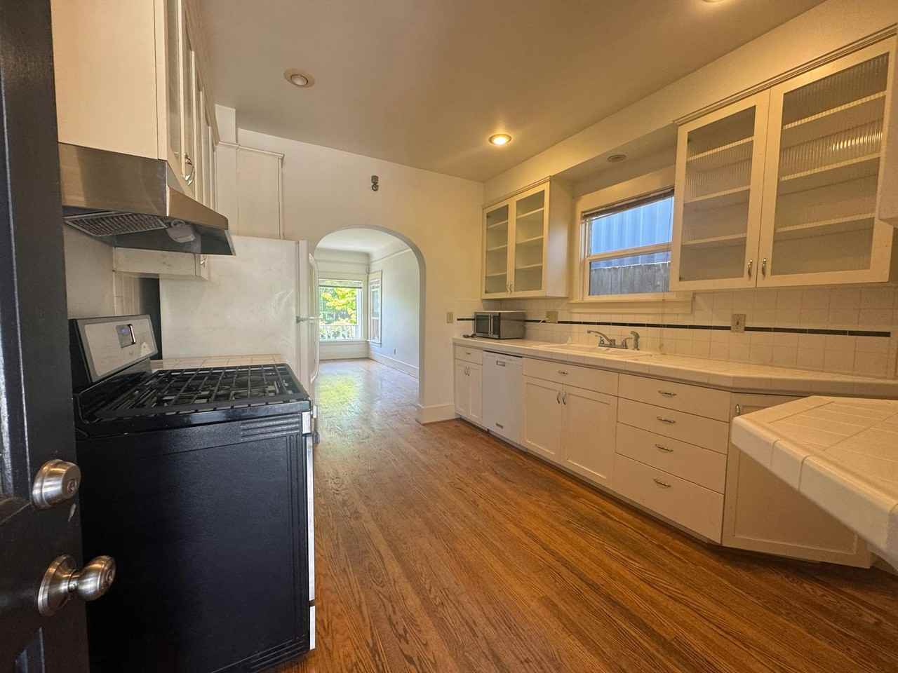 2848 SW Adams Street - Photo 7 of 9