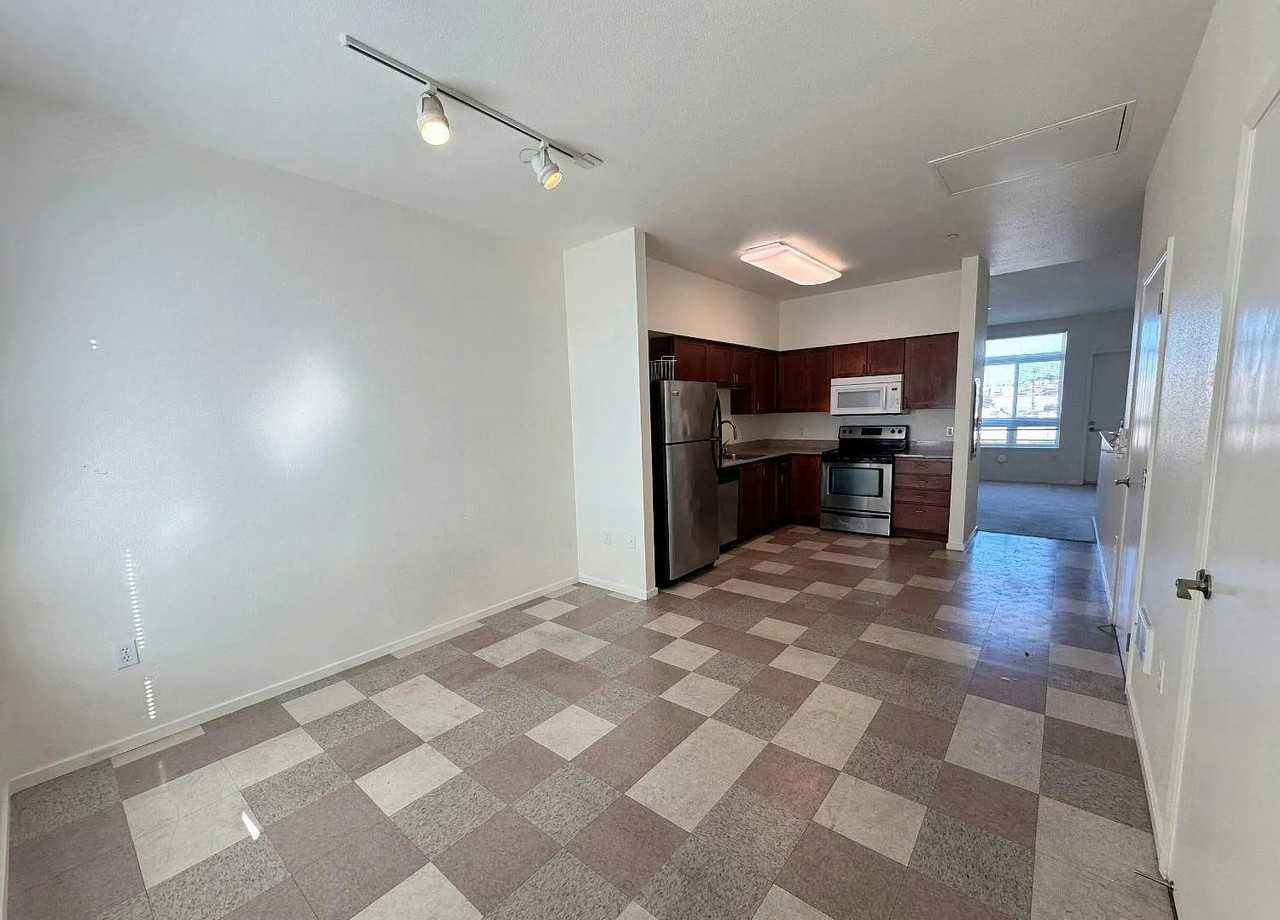1740 Bancroft Avenue - Photo 4 of 8