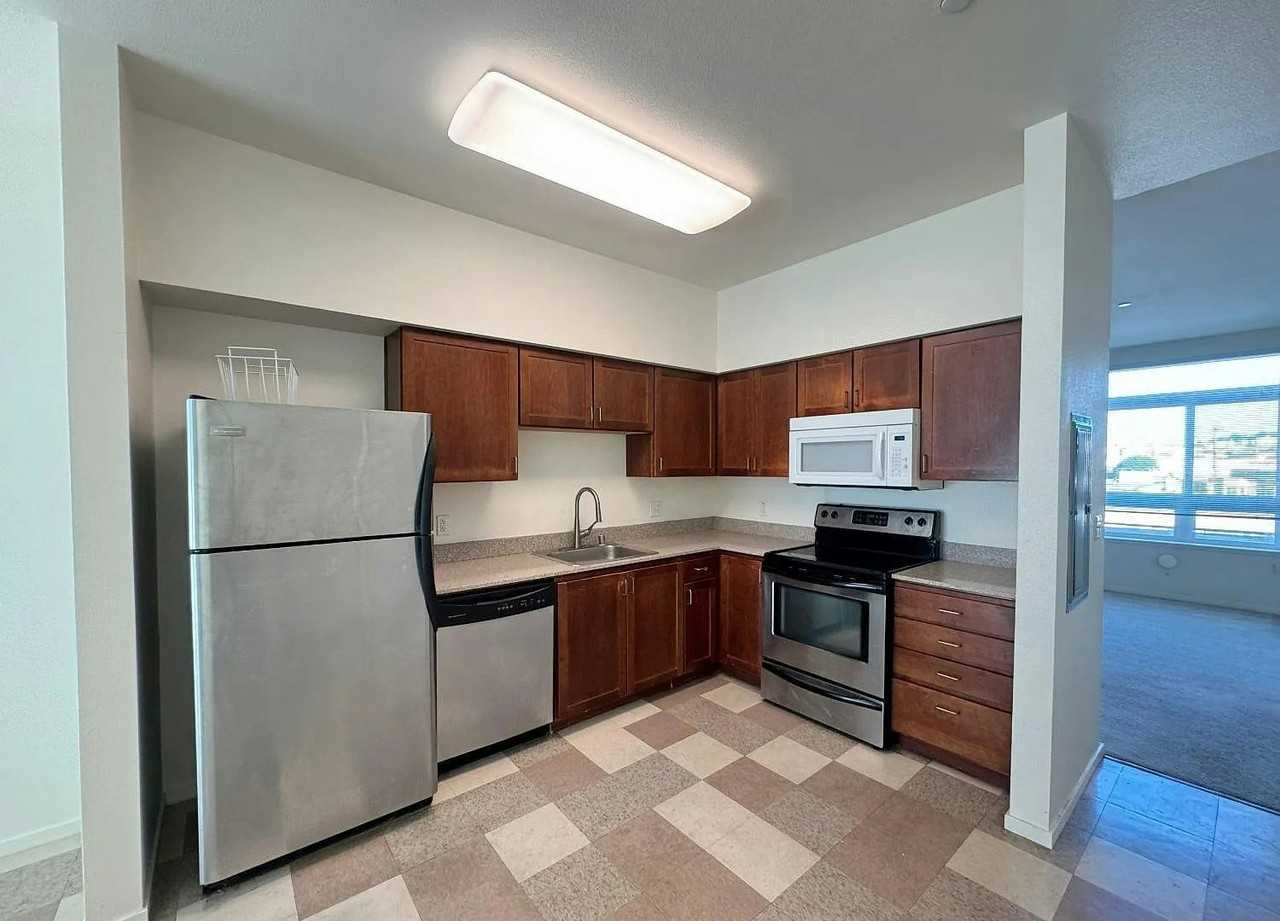 1740 Bancroft Avenue - Photo 5 of 8