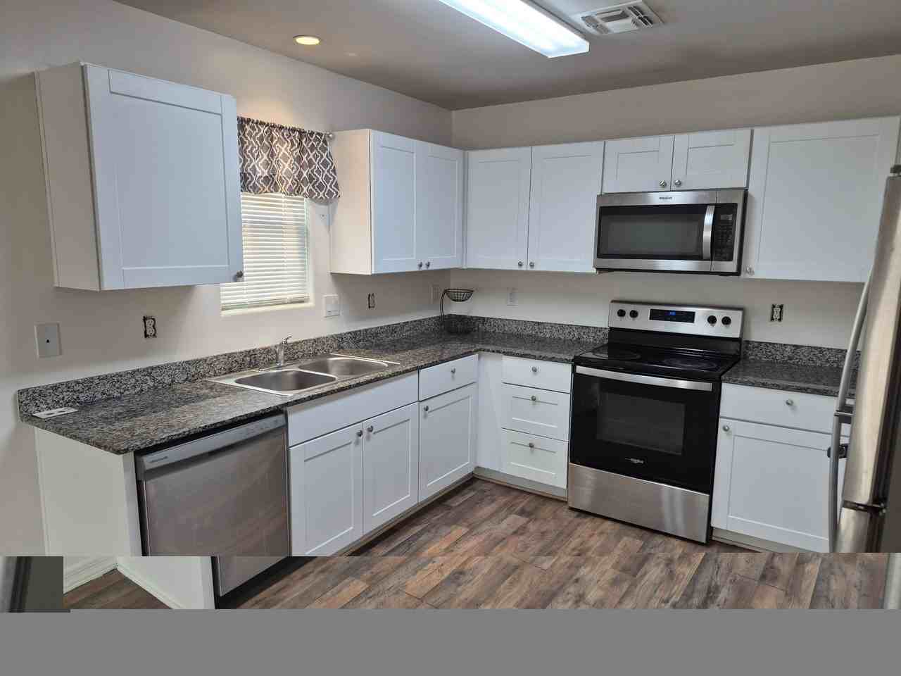 559 Holly St #NA - Photo 2 of 7