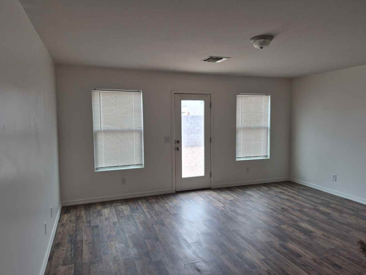 559 Holly St #NA - Photo 4 of 7