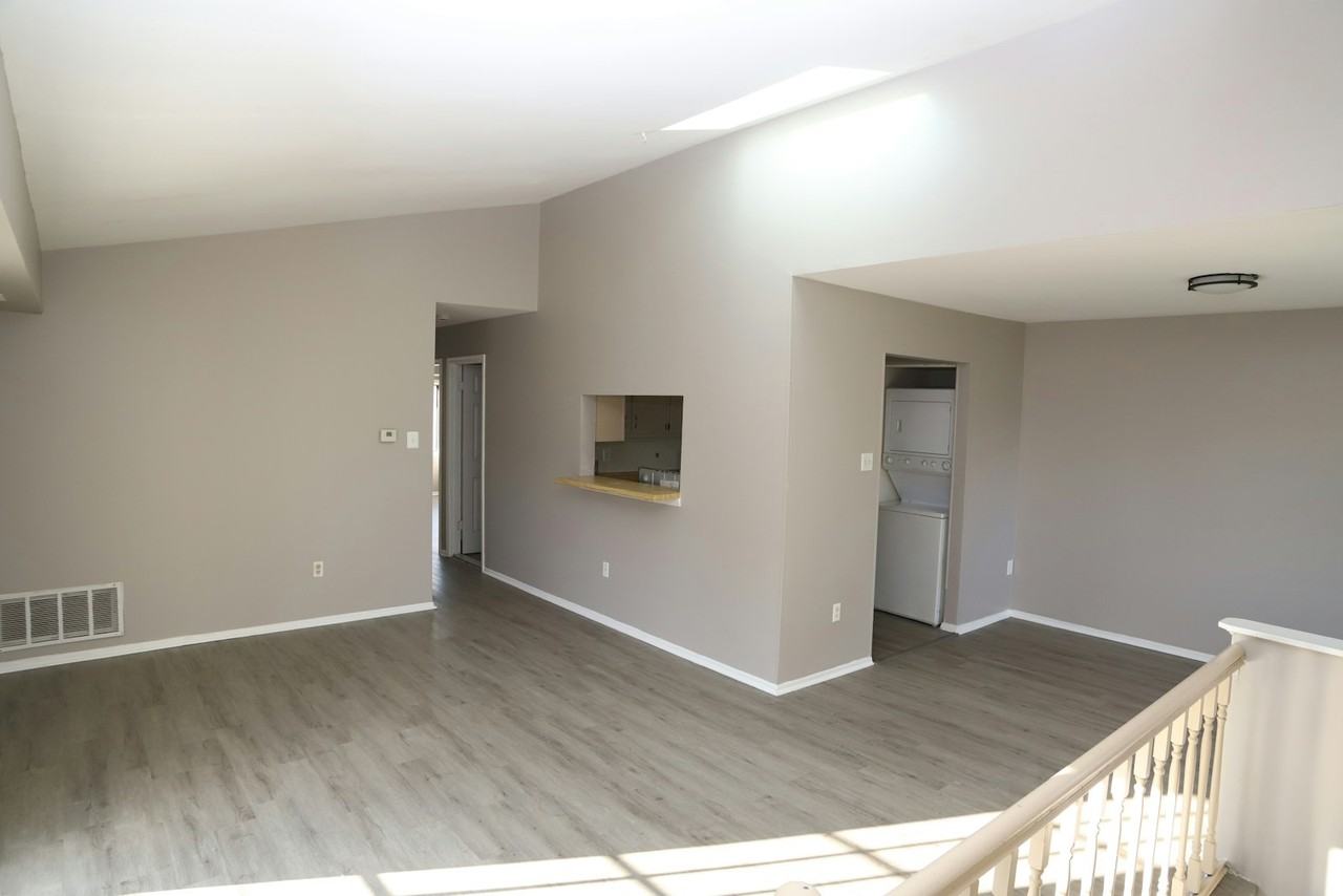 1709 Crimson Tree Way - Photo 4 of 29