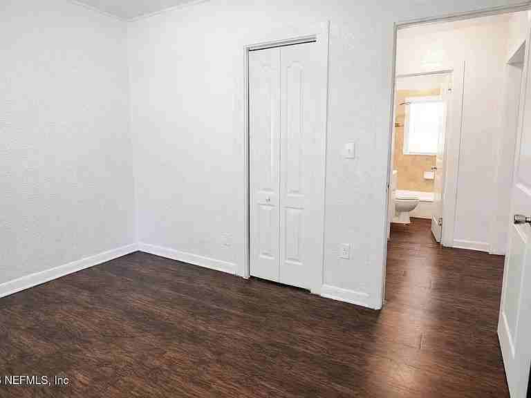 1671 W 35th St - Photo 5 of 19