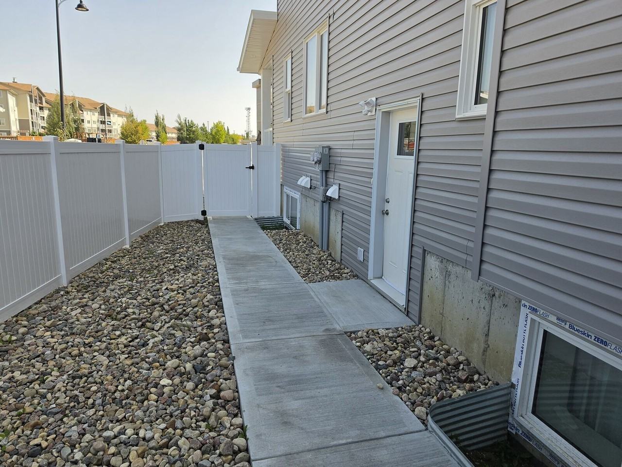 164 Lindman Ave - Photo 4 of 15