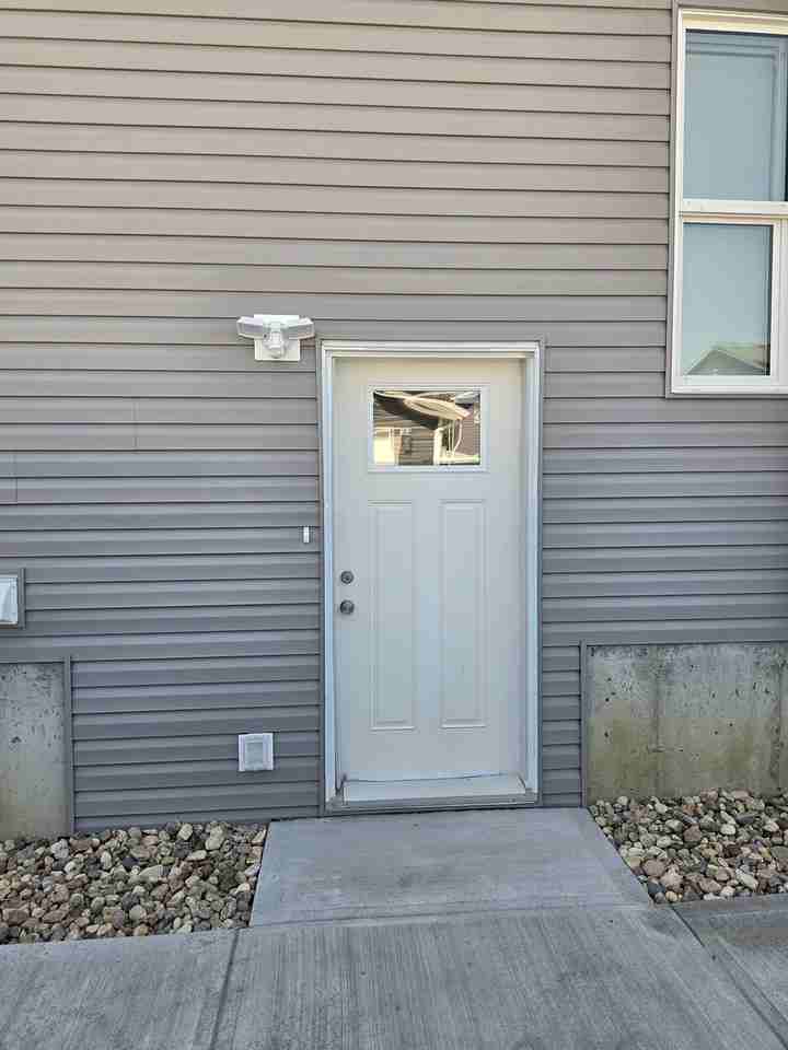 164 Lindman Ave - Photo 5 of 15