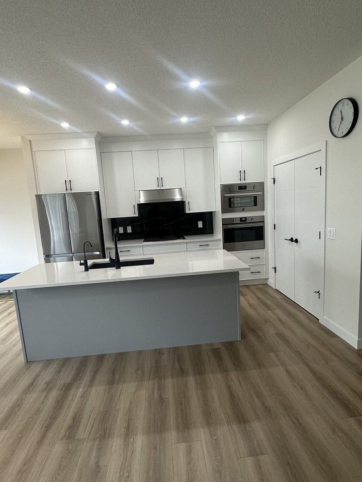 63 Belvedere Green Se - Photo 2 of 32