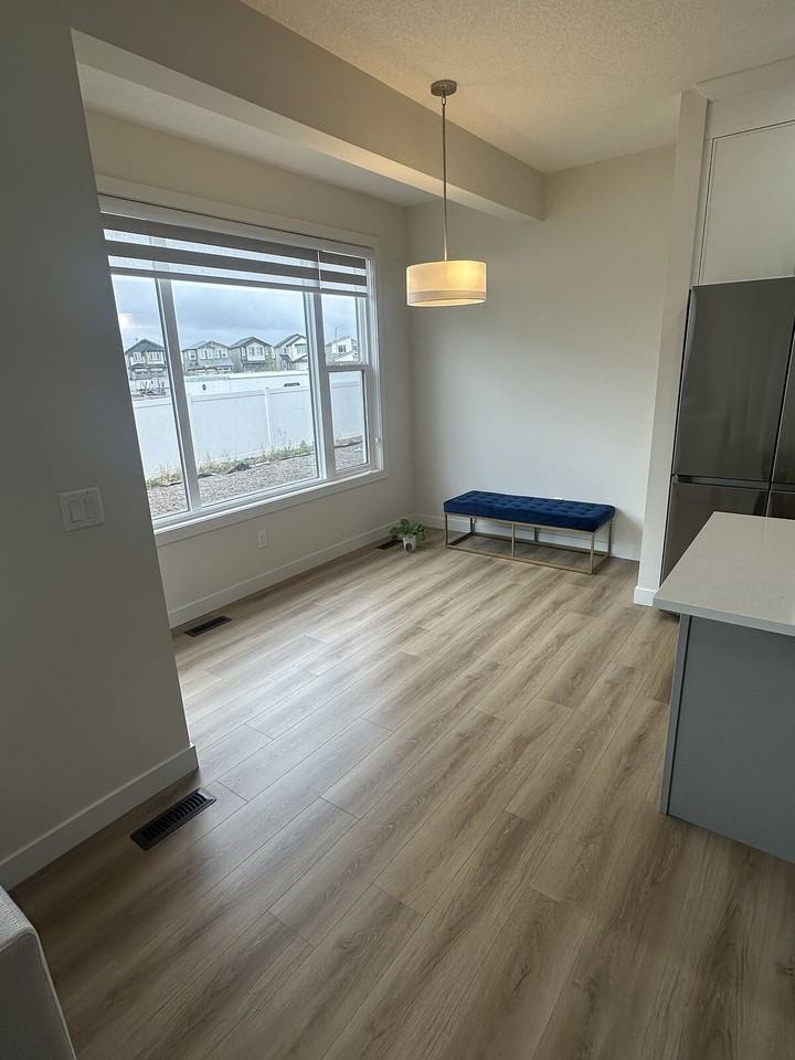 63 Belvedere Green Se - Photo 3 of 32