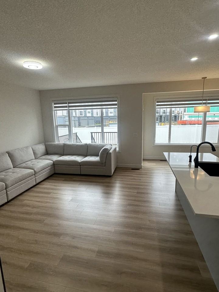 63 Belvedere Green Se - Photo 4 of 32