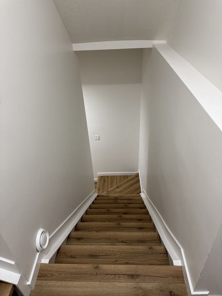 6418 28 Ave Sw - Photo 2 of 13